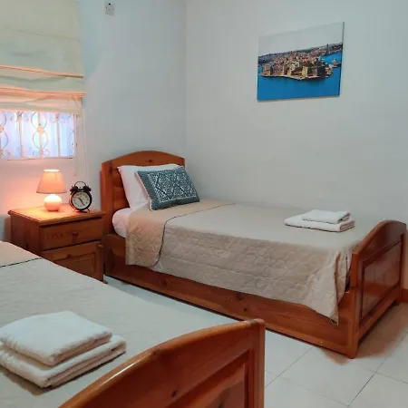 In The Heart Of Bugibba Apartamento *