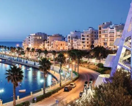 In The Heart Of Bugibba Apartamento *